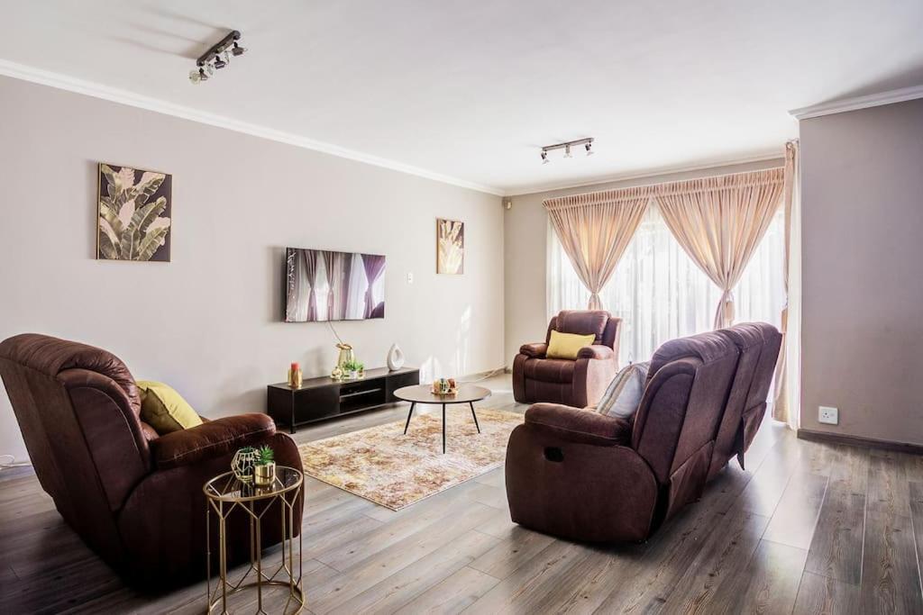 The Hide Out - Home Away From Home Johannesburg Esterno foto
